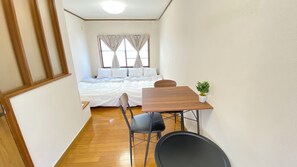 2 bedrooms, desk, free WiFi, bed sheets