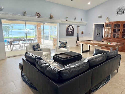 Lake Sirena Retreat, 5 BR Lakefront Oasis w/Pool, Kayaks, Sauna, Paddle Boards