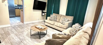 Relaxing 3BR/2BA Stay, Spacious, Clean & Central