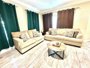TV - Relaxing 3BR/2BA Stay, Spacious, Clean & Central (San Jose)