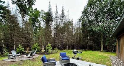 Cozy Cabin in the Northwoods-Everygreen Escape