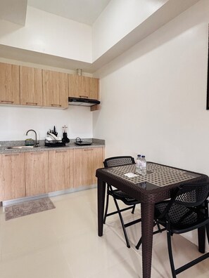 Room, 1 Bedroom, Balcony | Interior