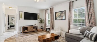 Family Poolside Oasis w/ Yard+Guest Suite 5BR/4BA
