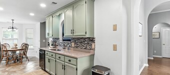 Comfort Meets Convenience 3BR Near Robins AFB w/ Patio & Yard