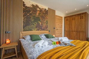 3 slaapkamers, een strijkplank/strijkijzer, gratis wifi, beddengoed