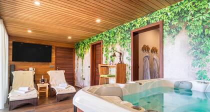 Villa Vinita w/ Jacuzzi & Sauna near Thermal Spa, Sveti Jurij ob Ščavnici, Slovenia