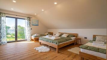 3 bedrooms, iron/ironing board, free WiFi, bed sheets