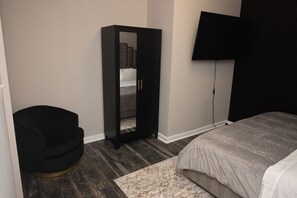 6 bedrooms, iron/ironing board, WiFi - The Royal Estate (Fort Washington)