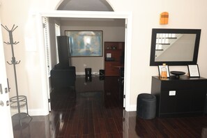 Lobby - The Royal Estate (Fort Washington)