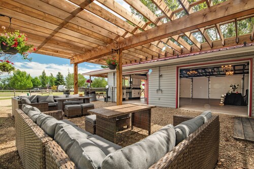 Cozy Safari Tent at Prairie Junction 