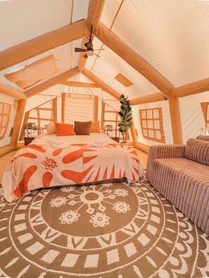 Comfort Tent | Free WiFi