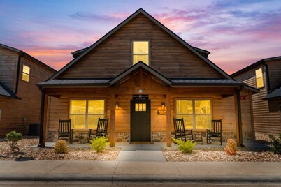 Lake View Cabin w Walking Trail to Table Rock-Free Tickets to Sdc & More-Firepit Table