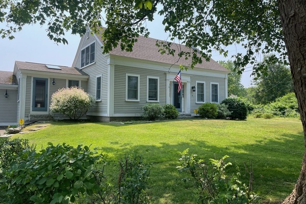 Welcome to Coastal Breezes!
This 4 bedroom, 1 and a half baths is the ideal location for large or small families alike.