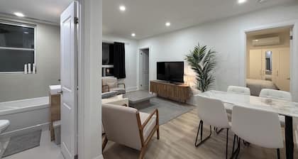 Leaside 2BR with parking and laundry, family and pet friendly neighbourhood