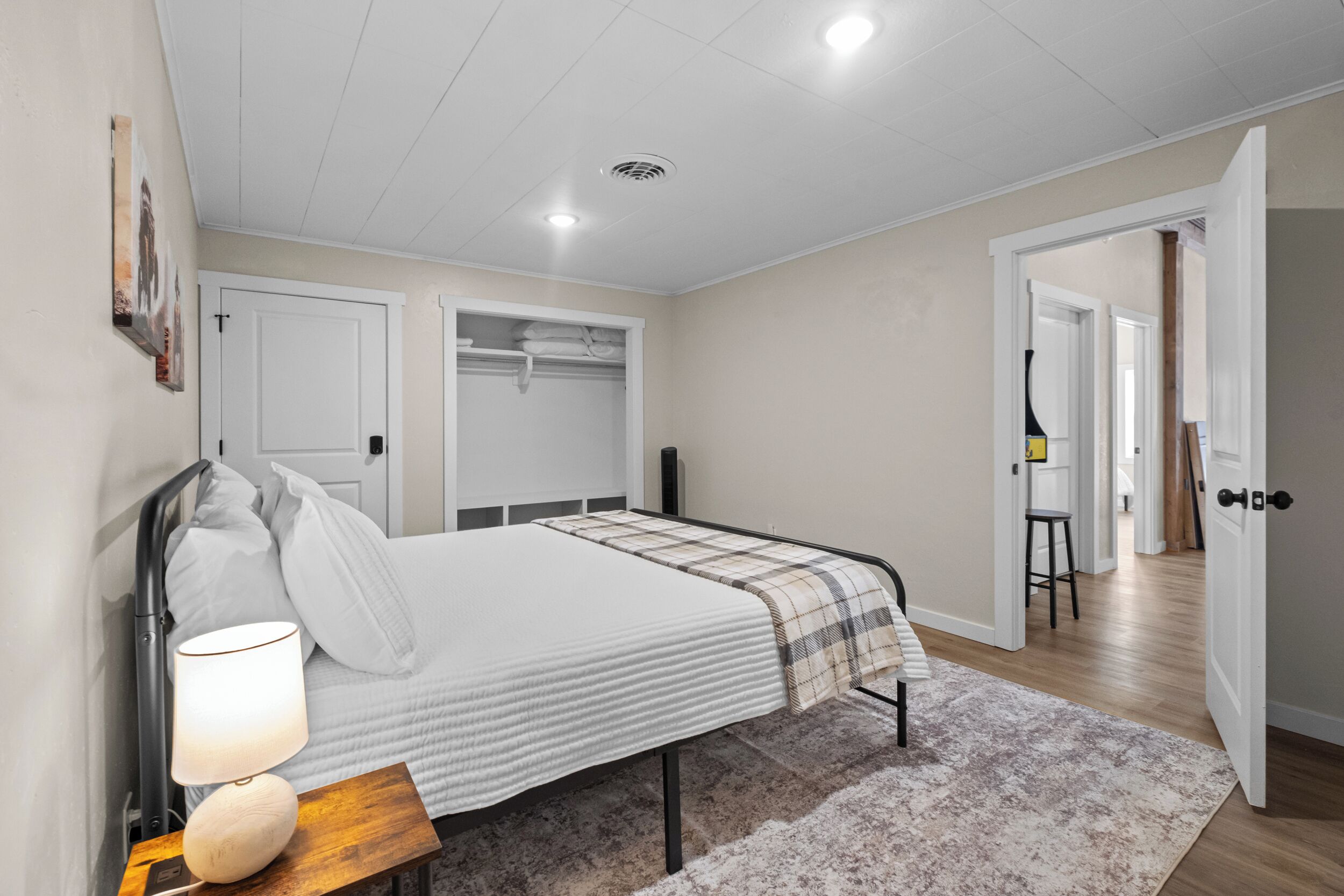 3 makuuhuonetta, ilmainen Wi-Fi, vuodevaatteet