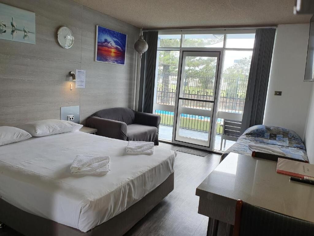 Desk, laptop workspace, iron/ironing board, free WiFi
