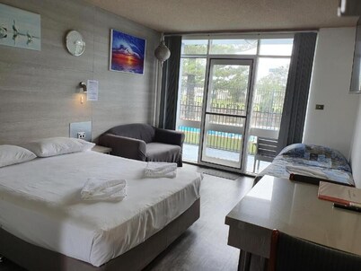 Le George Motel