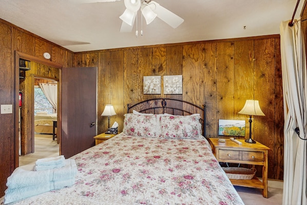 4 bedrooms, Internet, bed sheets