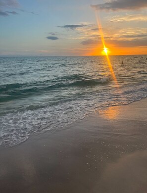 Liegestühle, Strandtücher