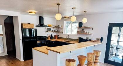 Western 3 Bedroom House in Pioneertown