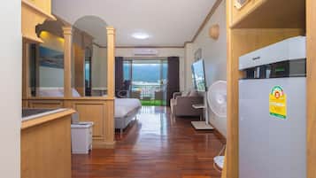 1 bedroom, iron/ironing board, internet