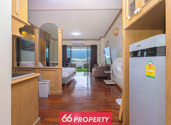 1 bedroom, iron/ironing board, internet - Penthouse Studio w/ Mountain View and Balcony (Chang Wat Chiang Mai)