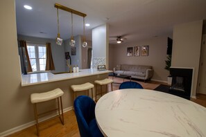 Interior - Laid in Luxury•2BR•Garage •CLT• (Charlotte)