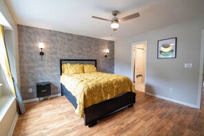 2 bedrooms, iron/ironing board, WiFi - Laid in Luxury•2BR•Garage •CLT• (Charlotte)