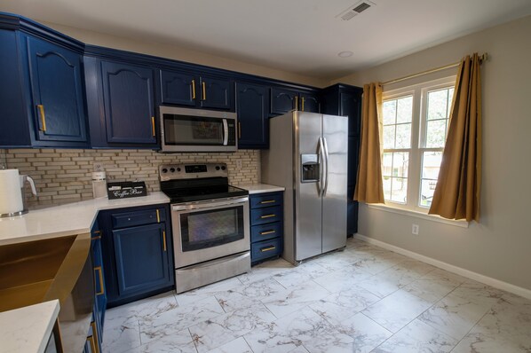 Microwave, oven, stovetop, dishwasher
