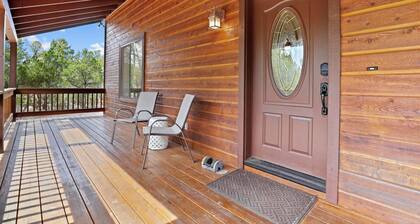 Cozy Cabin Retreat - 3BR-3BA + Firepit & Fireplace