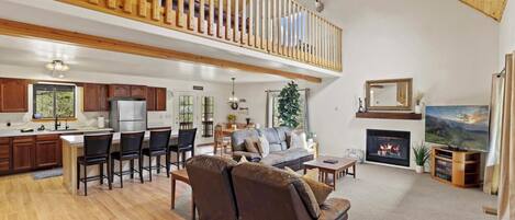 Smart TV, chimenea, monitor de computadora