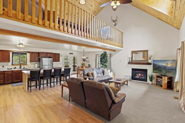 Smart TV, fireplace, computer monitors