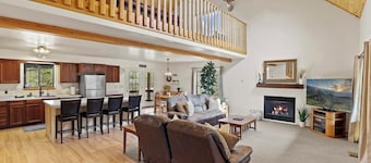 Cozy Cabin Retreat - 3BR-3BA + Firepit & Fireplace