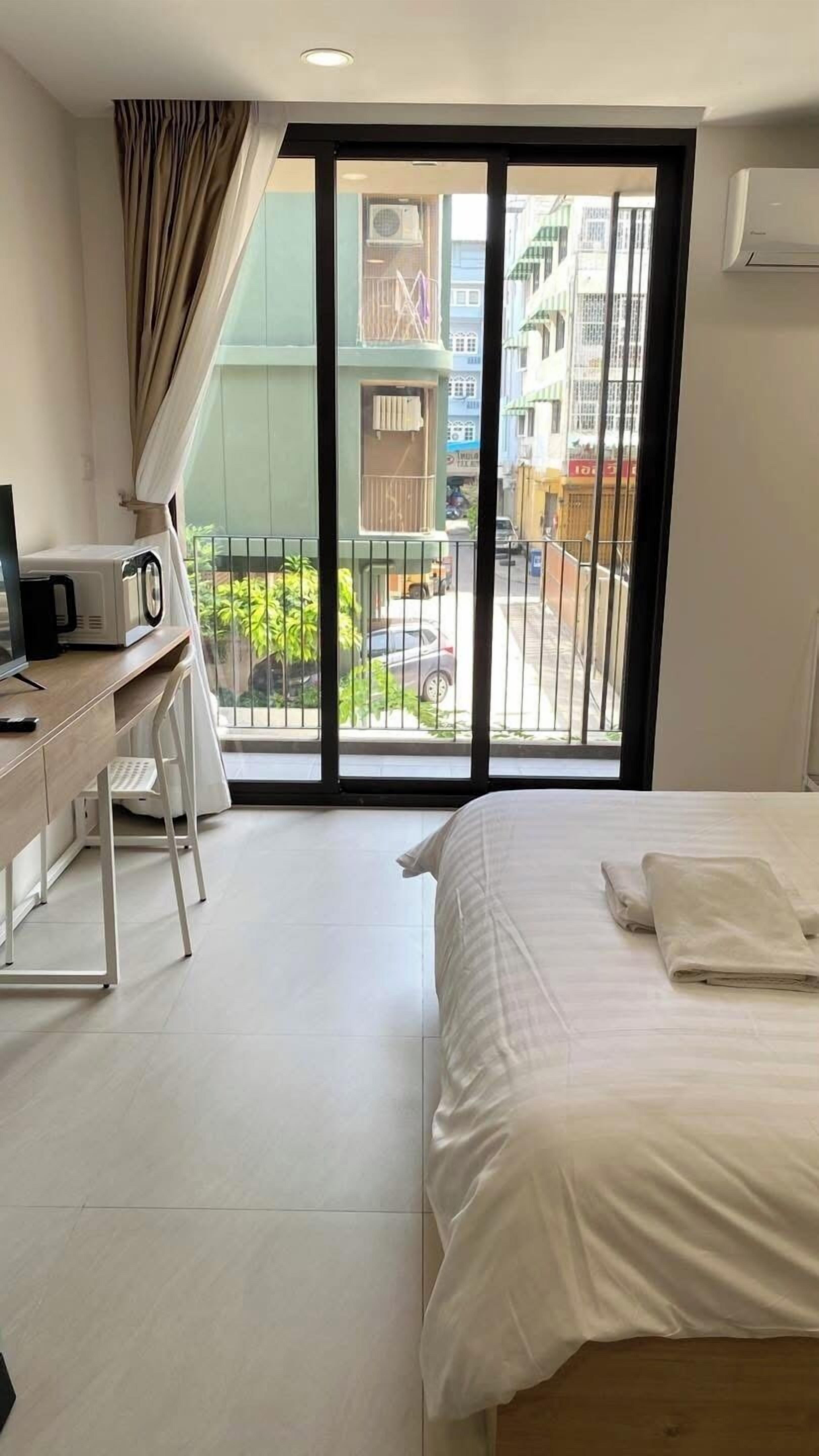 Desk, iron/ironing board, free WiFi