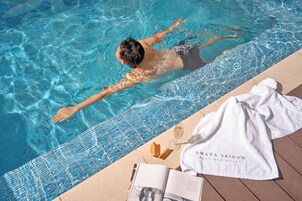 Outdoor pool, pool umbrellas, sun loungers