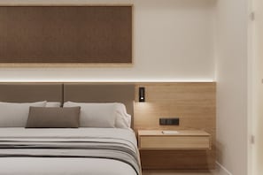 Deluxe Room | Free minibar, in-room safe, desk, iron/ironing board