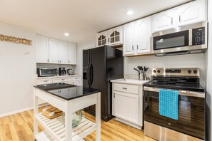 Unclassified image, 3 of 46, button