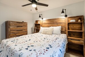 4 bedrooms, iron/ironing board, free WiFi