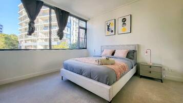 2 bedrooms, iron/ironing board, free WiFi, bed sheets