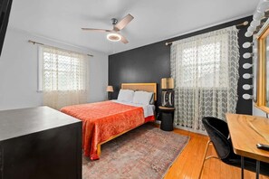 4 bedrooms, iron/ironing board, WiFi, bed sheets - Game Room and Bunks, Sleeps 12, Near Downtown (Nashville)