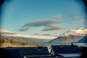 View from property - Alpine Retreat - Panoramic Views & Hot Tub (Queenstown)