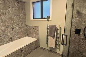 Unclassified image, 3 of 36, button