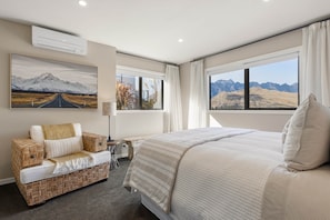 3 bedrooms, iron/ironing board, travel crib, free WiFi