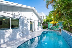 Unclassified image, 2 of 49, button