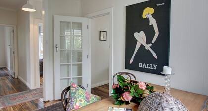 Berrima Cottage offers ambience, open fire, AC walk to village, Pets welcome.