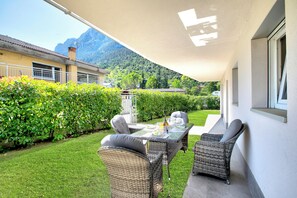 Family Apartment, Multiple Bedrooms, 2 Bathrooms (Casa Rudolfo) | Outdoor dining