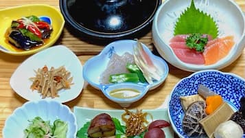 Breakfast and dinner served, local and international cuisine