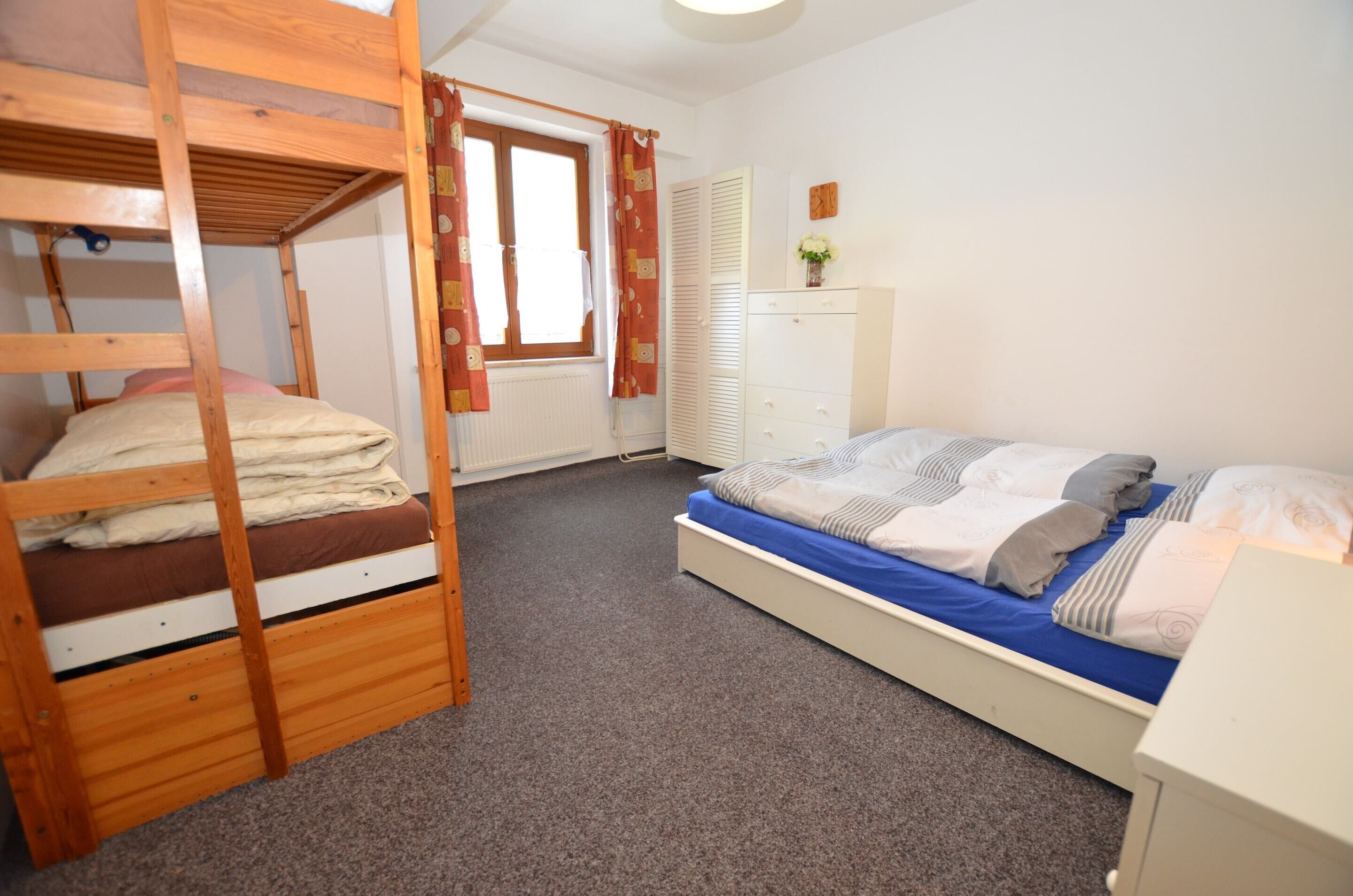 2 bedrooms, bed sheets