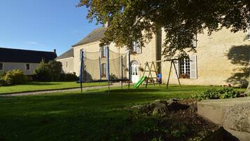 Nhà phong cách cổ điển, 4 phòng ngủ | Ngoại thất