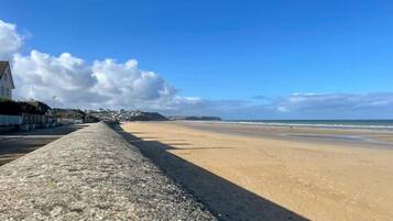 Comfort House, 4 Bedrooms | Pemandangan dari hartanah